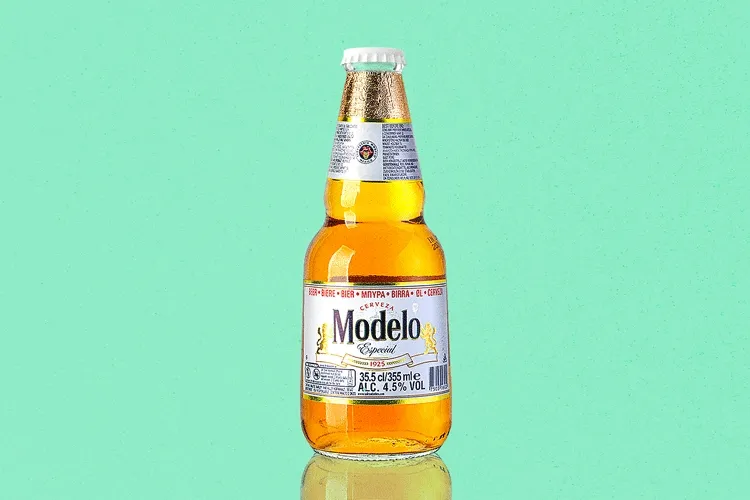 Gif of beer fizz of Modelo Especial making the shape of a #1.